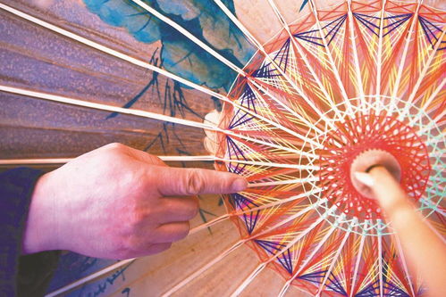 孤峰油布傘 千年雨中花