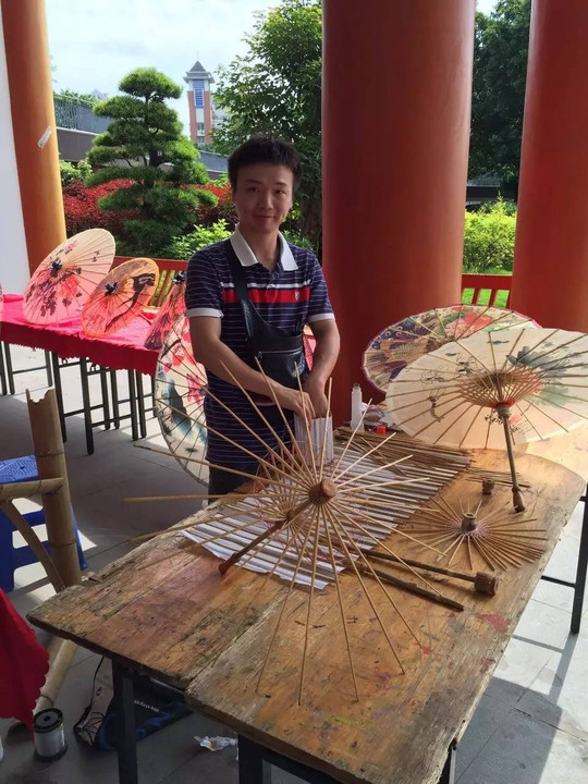 城事好奇心|一把油紙傘,撐著多少福州制傘人的堅持與情結