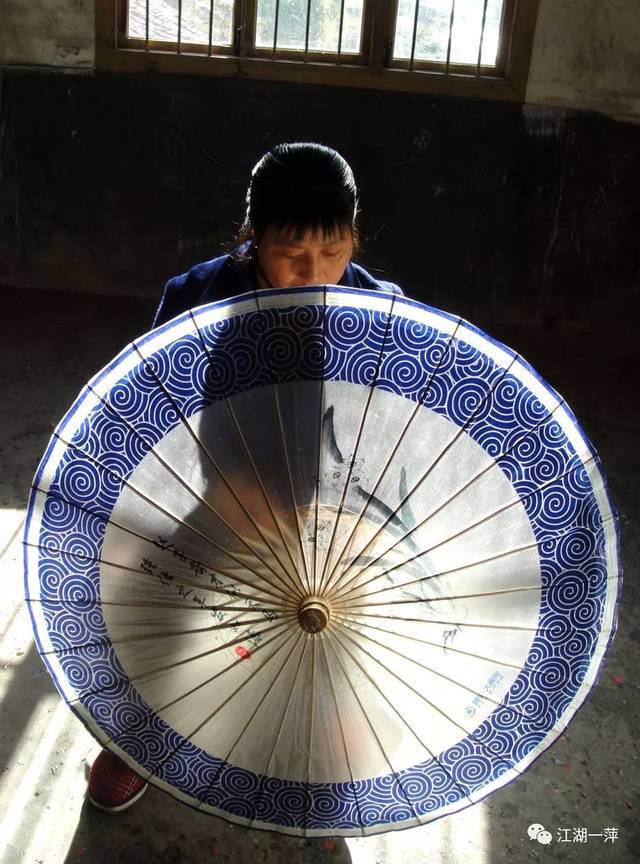 寫美篇婺源制傘歷史悠久,尤其是甲路油紙傘,據考查在南宋時.