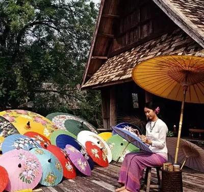 打一把花樣紙傘,發(fā)現(xiàn)泰北的別樣浪漫